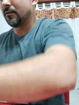 Bradd 32 online show from 11-10-25, 01:48