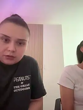 Snapshot of FemmeAffair chatting on 02-27-26, 12:32 FemmeAffair online show from 02-27-26, 12:32