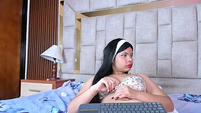 Snapshot of PamelaCullen chatting on 10-30-25, 05:35 PamelaCullen online show from 10-30-25, 05:35