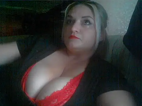Snapshot of DianaCream chatting on 09-15-25, 11:10 DianaCream online show from 09-15-25, 11:10