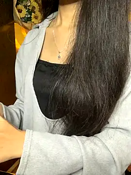 Nhinhi18 online show from 10-25-25, 03:07