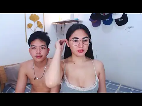 Snapshot of HornyCoupleCum chatting on 12-15-25, 01:26 HornyCoupleCum online show from 12-15-25, 01:26