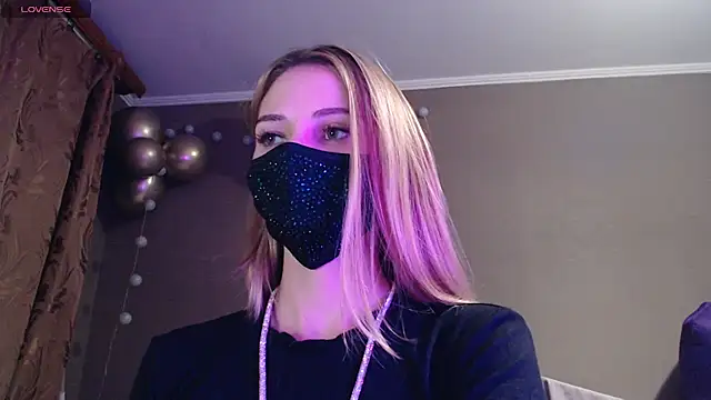 Snapshot of Iris_lave chatting on 11-06-25, 05:36 Iris lave online show from 11-06-25, 05:36