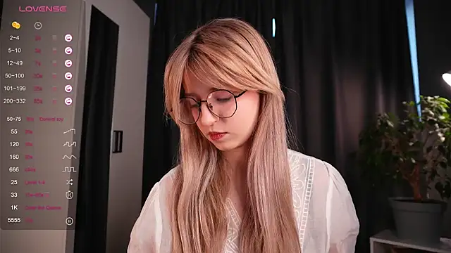 Snapshot of zegoii chatting on 10-22-25, 01:55 zegoii online show from 10-22-25, 01:55