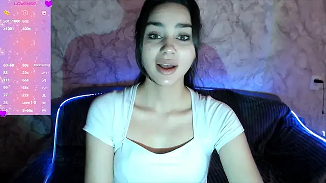 ChocolateKity online show from 10-27-25, 04:16