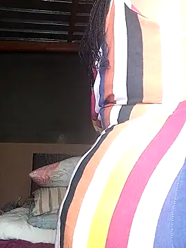 Snapshot of Moretl chatting on 10-29-25, 06:20 Moretl online show from 10-29-25, 06:20