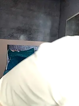 Snapshot of Moretl chatting on 11-22-25, 08:19 Moretl online show from 11-22-25, 08:19