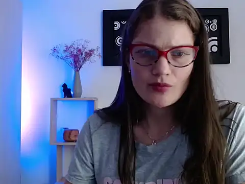 Snapshot of Camila-ventura chatting on 10-23-25, 02:49 Camila-ventura online show from 10-23-25, 02:49