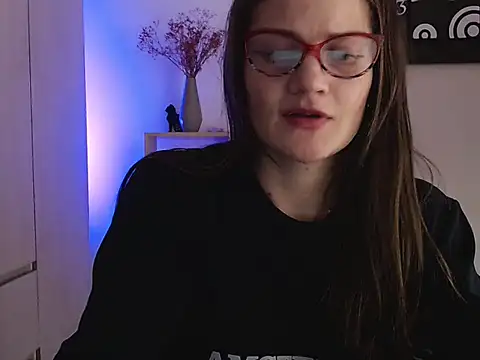 Snapshot of Camila-ventura chatting on 10-26-25, 02:17 Camila-ventura online show from 10-26-25, 02:17