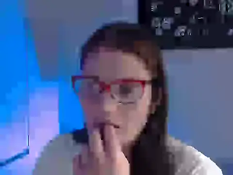 Snapshot of Camila-ventura chatting on 11-19-25, 09:15 Camila-ventura online show from 11-19-25, 09:15