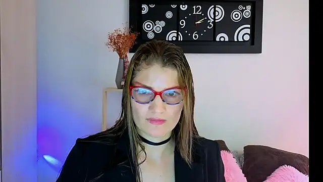 Camila-ventura online show from 12-14-25, 07:07