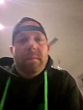 Snapshot of boytoy40 chatting on 10-23-25, 02:44 boytoy40 online show from 10-23-25, 02:44