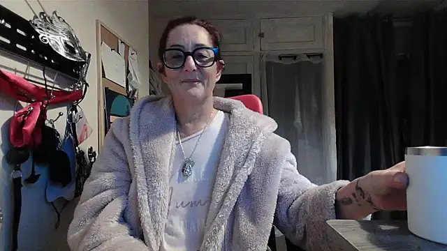 Snapshot of Mistress-Ivy51 chatting on 11-06-25, 06:58 Mistress-Ivy51 online show from 11-06-25, 06:58