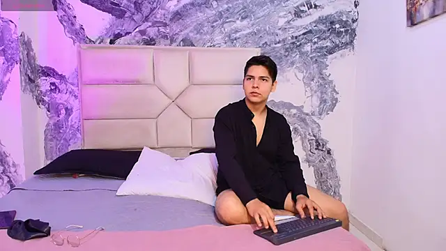 Asta Black online show from 10-17-25, 05:32