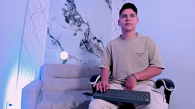 Asta Black online show from 10-22-25, 09:03