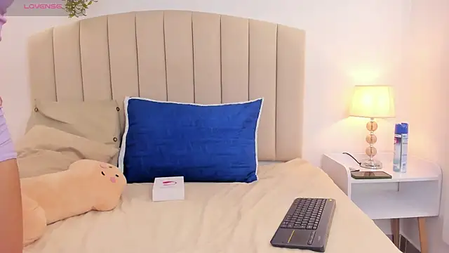 Rachel Donnelly online show from 11-07-25, 04:34