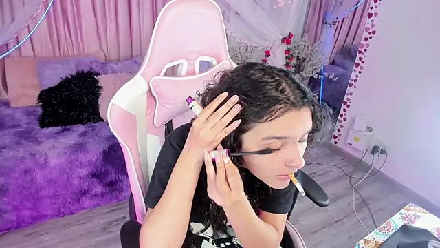 bunny curly online show from 09-18-25, 03:36