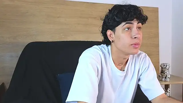 Stiven Benet  online show from 10-06-25, 01:30