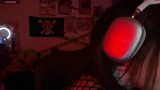 Snapshot of PixelKitty_ chatting on 10-22-25, 11:37 PixelKitty online show from 10-22-25, 11:37