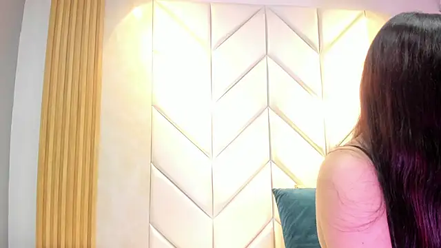 Snapshot of BarbieMonet chatting on 10-27-25, 11:47 BarbieMonet online show from 10-27-25, 11:47