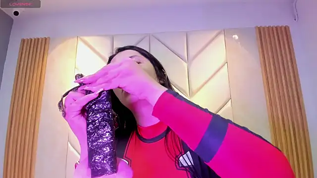 Snapshot of BarbieMonet chatting on 11-01-25, 01:13 BarbieMonet online show from 11-01-25, 01:13