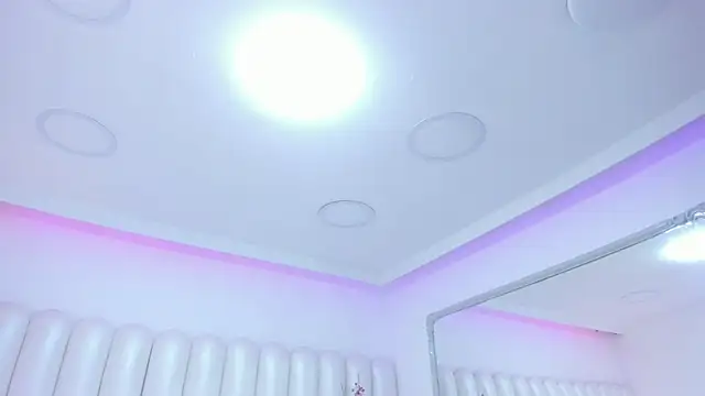 Snapshot of BarbieMonet chatting on 11-05-25, 03:17 BarbieMonet online show from 11-05-25, 03:17