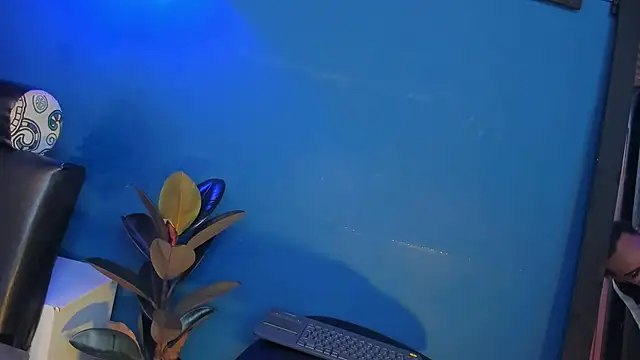 Hanzking01 online show from 10-26-25, 10:43