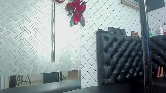 EMMA SANTANA online show from 10-18-25, 07:47