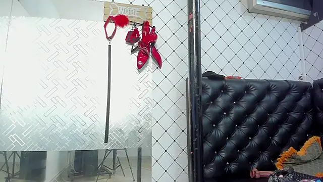 EMMA SANTANA online show from 10-23-25, 07:23