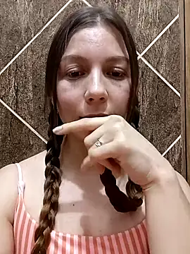 Arianna Moss online show from 11-04-25, 01:48