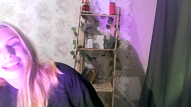 Snapshot of ClaireLaSweet chatting on 09-23-25, 02:20 ClaireLaSweet online show from 09-23-25, 02:20