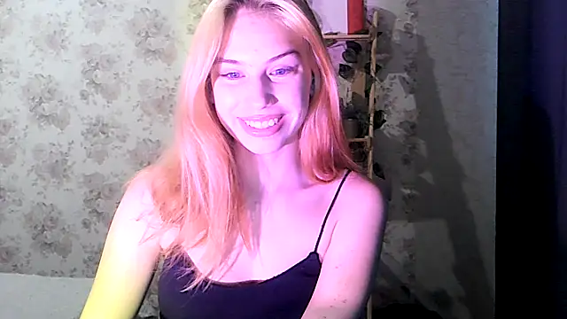 Snapshot of ClaireLaSweet chatting on 09-28-25, 11:21 ClaireLaSweet online show from 09-28-25, 11:21