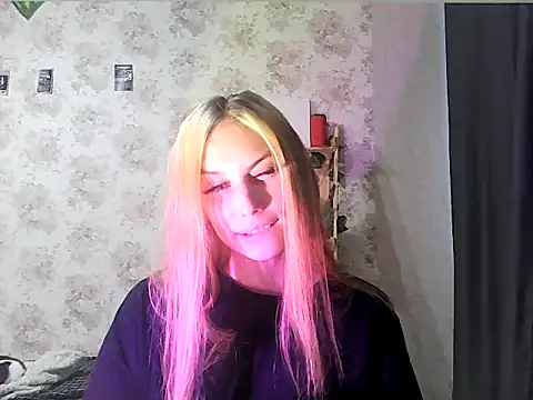 Snapshot of ClaireLaSweet chatting on 10-16-25, 03:18 ClaireLaSweet online show from 10-16-25, 03:18