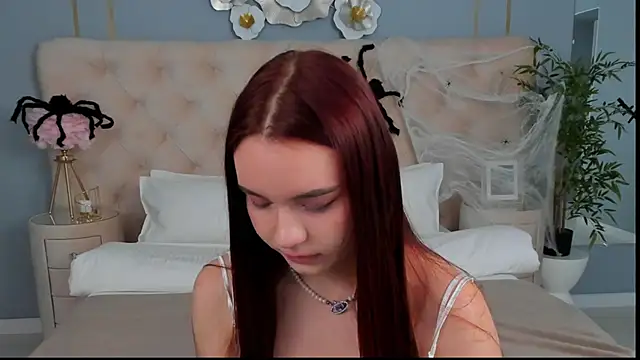 NoraHaynes online show from 11-03-25, 03:08