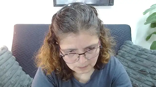 Linda banks  online show from 09-21-25, 01:18