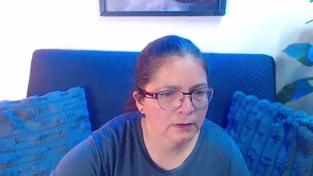 Snapshot of Linda_banks_ chatting on 02-06-26, 02:05 Linda banks online show from 02-06-26, 02:05