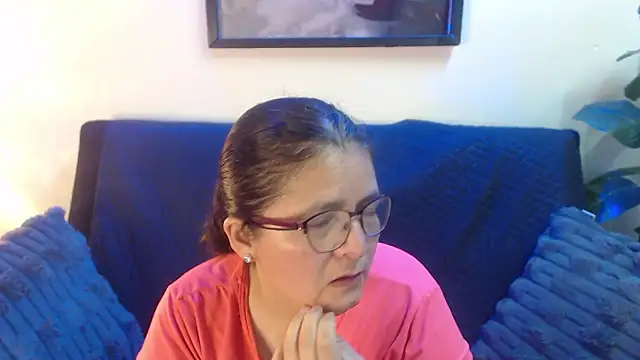 Snapshot of Linda_banks_ chatting on 02-14-26, 01:57 Linda banks online show from 02-14-26, 01:57