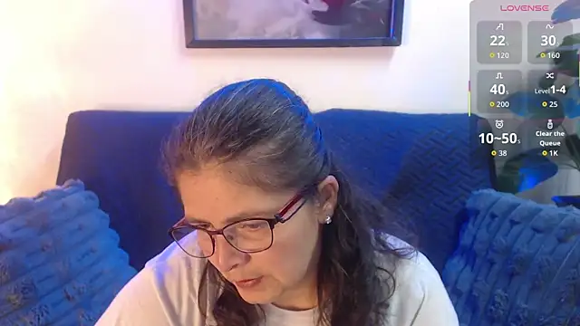 Snapshot of Linda_banks_ chatting on 02-18-26, 12:17 Linda banks online show from 02-18-26, 12:17