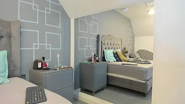 Snapshot of AliceBlackx chatting on 11-10-25, 11:42 AliceBlackx online show from 11-10-25, 11:42