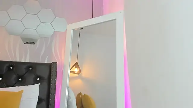 lucia-cute online show from 09-25-25, 07:17