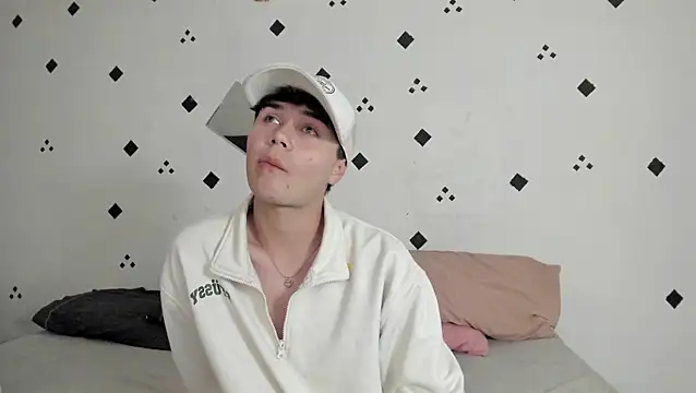 crushnier1 online show from 10-23-25, 05:55