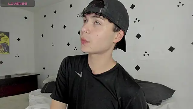 crushnier1 online show from 11-04-25, 05:56