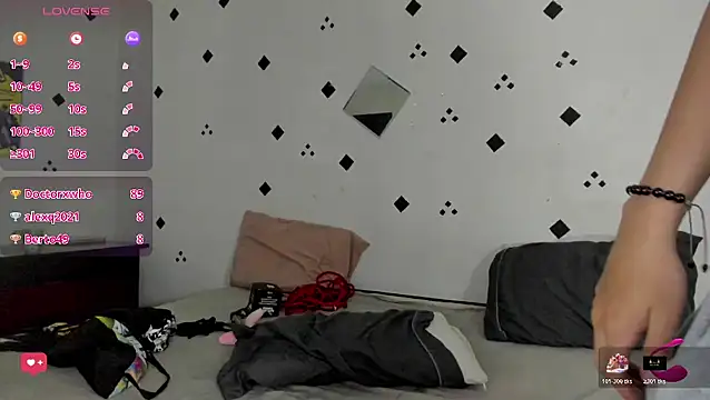 crushnier1 online show from 11-06-25, 05:47