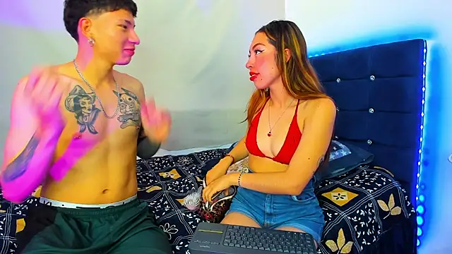 Snapshot of Tatiiana_n_Damiian chatting on 09-11-25, 10:10 Tatiiana n Damiian online show from 09-11-25, 10:10