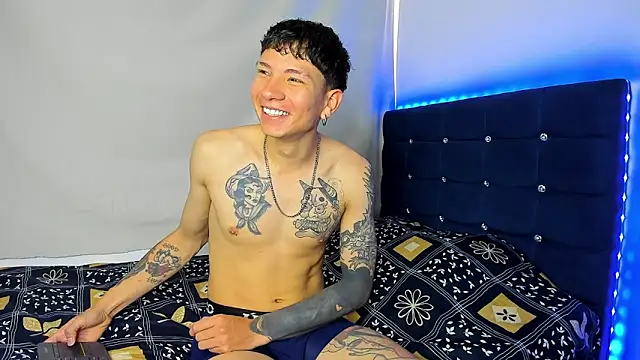 Snapshot of Tatiiana_n_Damiian chatting on 09-18-25, 09:39 Tatiiana n Damiian online show from 09-18-25, 09:39