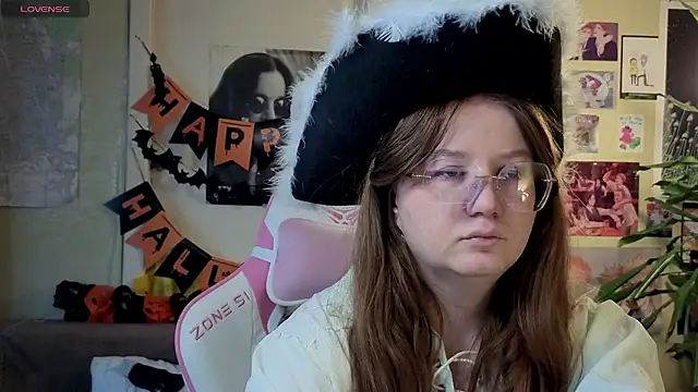 Sienna-Cow online show from 10-28-25, 10:52