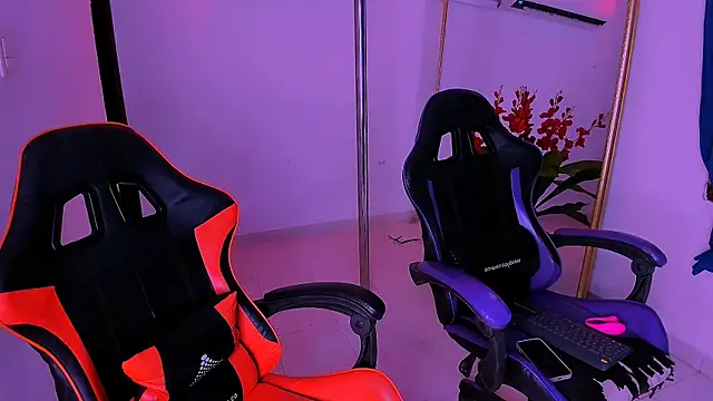 nahomy ryans online show from 10-02-25, 01:18