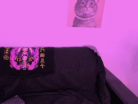 nahomy ryans online show from 11-24-25, 10:42