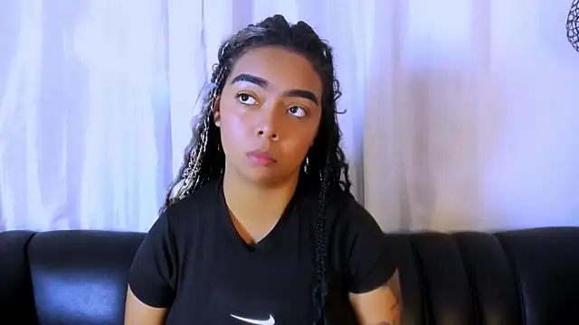 nahomy ryans online show from 12-19-25, 08:49