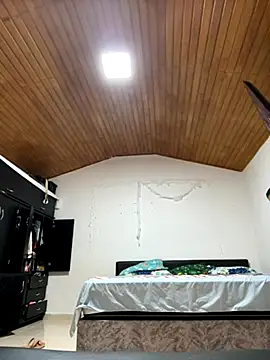 Alina0 online show from 10-15-25, 04:18